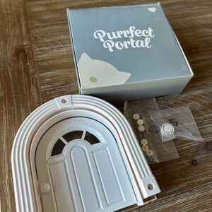 Purrfect Portal Cat Door- Brand New Open Box